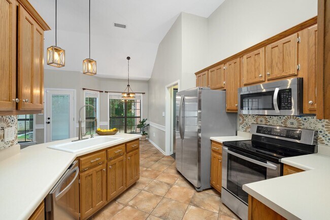 Building Photo - 4905 Springtree Dr