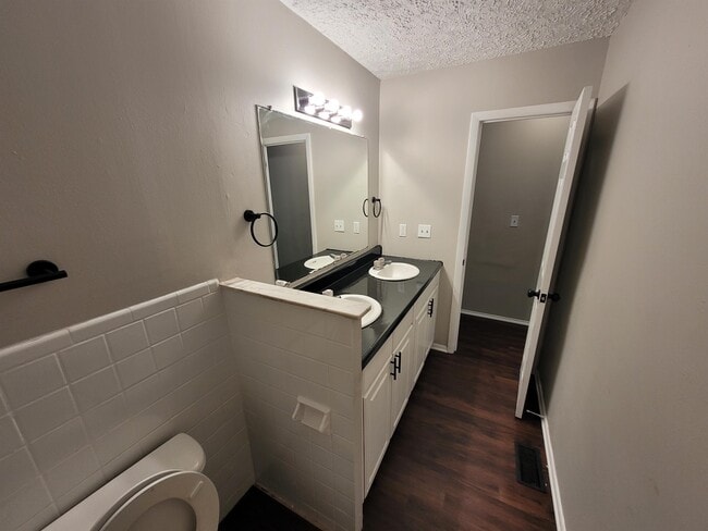 Building Photo - 5707 Gateway Dr