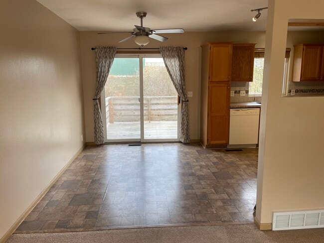 Building Photo - Beautiful Home in Bellevue for Rent!!!
