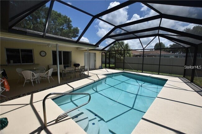 Building Photo - 3926 Calliandra Dr