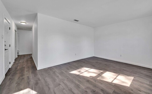 Building Photo - 5311 Tennyson Dr