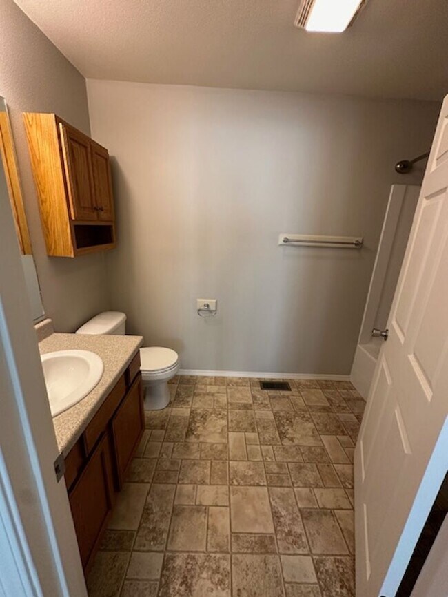 Building Photo - 1120 Longbow Ln