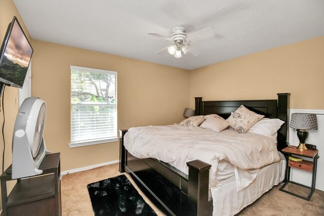 Building Photo - 2834 Green Hollow Ct