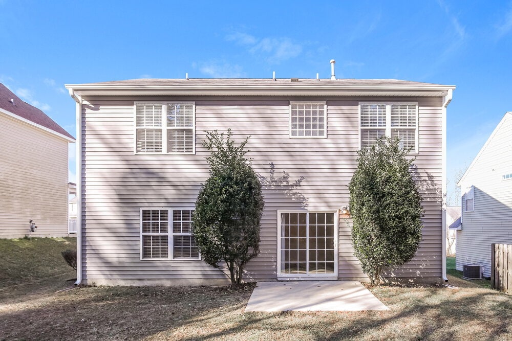 Building Photo - 4049 Laurel Glen Dr