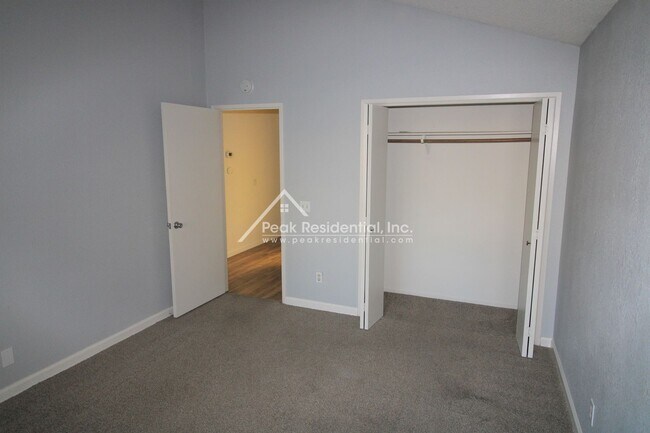 Building Photo - 9344 Winding Oak Dr