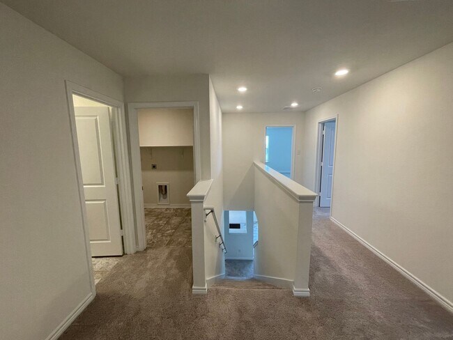 Building Photo - 4 Bdrm Home in Legend Heights, NBTX