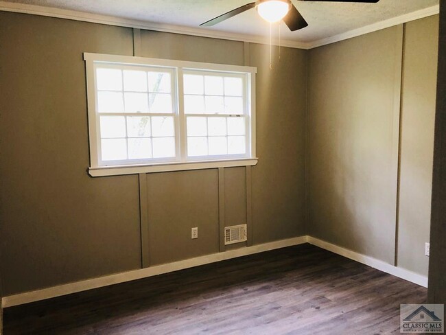 Building Photo - 360-362 Lexington Heights