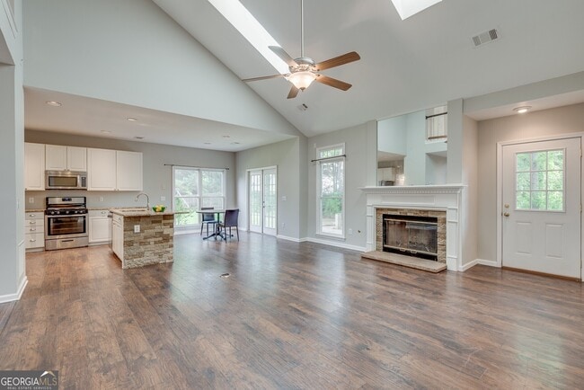 Building Photo - 6515 Fairgreen Dr