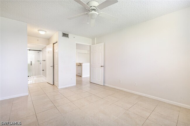 Building Photo - 1265 Wildwood Lakes Blvd