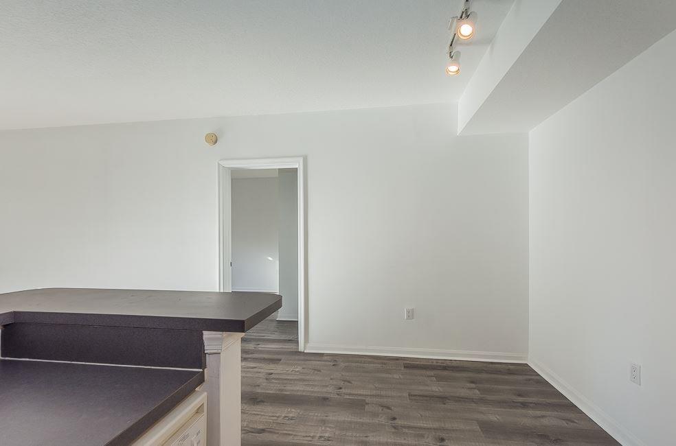 Building Photo - 5080 Fairways Cir