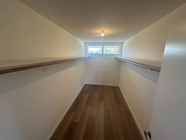 Building Photo - Benicia House in a Desired Location