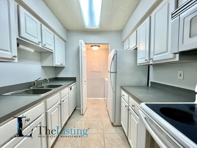 Building Photo - 3732 Idlebrook Cir