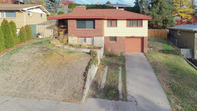 ***MOVE IN SPECIAL 1/2 OFF FIRST FULL MONTH'S RENT*** 3 Bed 1.5 Bath Home in Shadle neighborhood... - ***MOVE IN SPECIAL 1/2 OFF FIRST FULL MONTH'S RENT***  3 Bed 1.5 Bath Home in Shadle neighborhood...