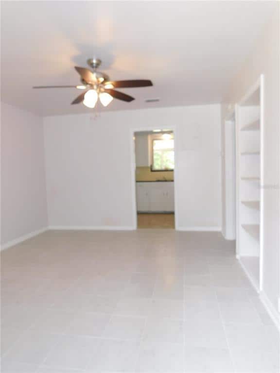 Building Photo - 552 NE 5th Ave