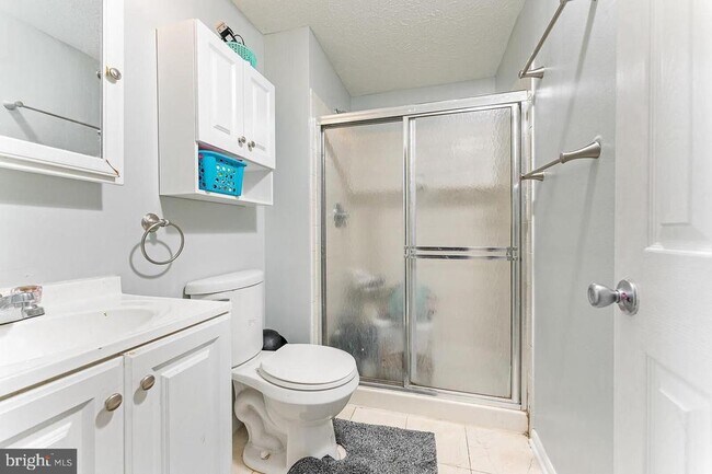 Building Photo - 223 Laura Anne Ct