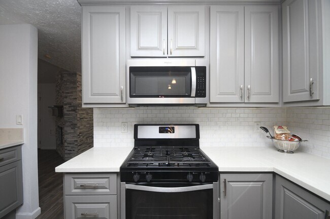 Building Photo - 19734 Redroot Dr