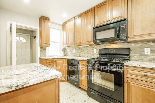 Building Photo - 3331 W Penn St