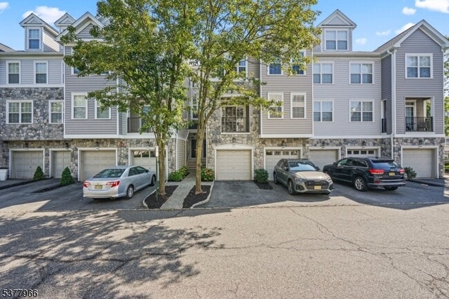 Primary Photo - 107 Brittany Ct