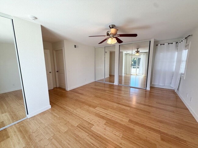 Building Photo - Stunningly Upgraded 3 Bed/2.5 Bath Home