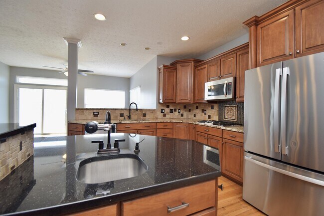 Building Photo - 5167 Elm Leaf Trail