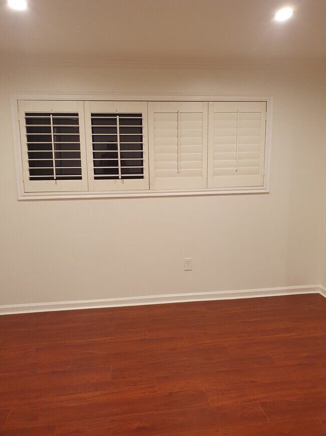 Bedroom 1 - 20202 Cohasset St