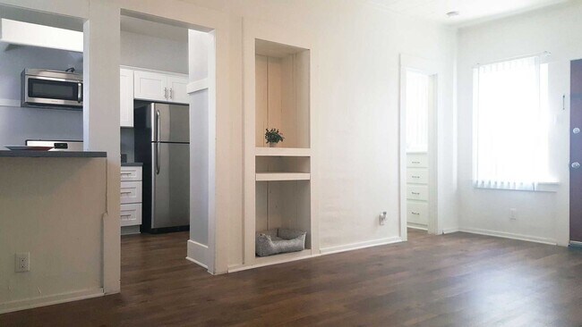 Building Photo - SeaGlass Apartments