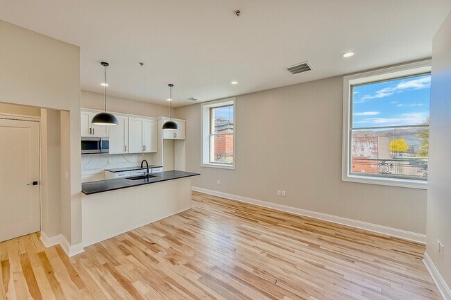 Primary Photo - 432-434 Lackawanna Ave