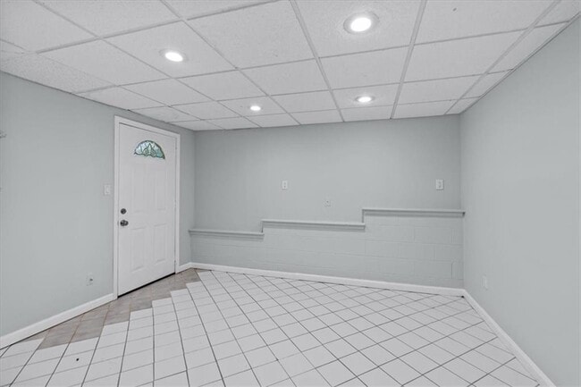 Building Photo - 430 Booth Cir SW