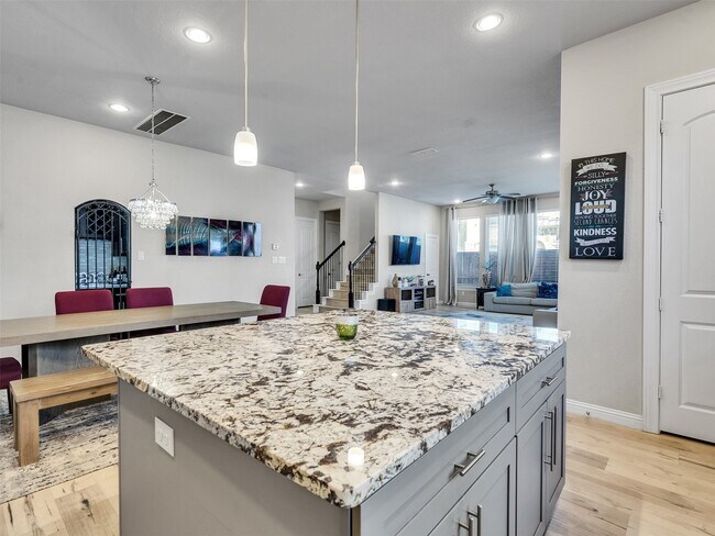 Building Photo - 18324 Parkview Point Dr