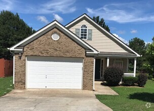 Building Photo - A beautiful home with 3 bedrooms