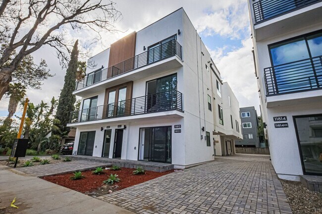 Building Photo - New Construction Townhome | 3 Bed + 3 Bath...