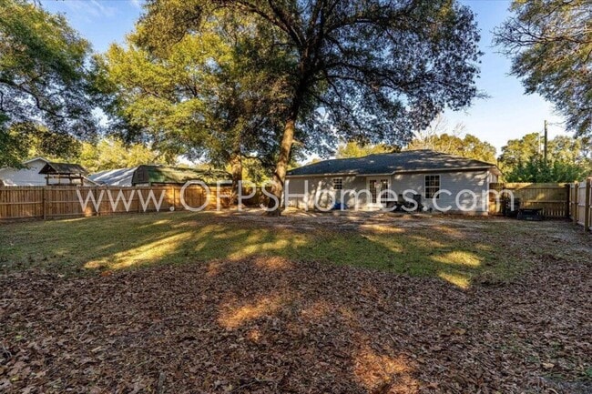 Building Photo - 2352 Susan Dr