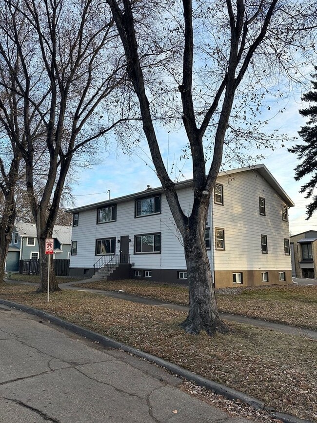 Building Photo - Hawthorne