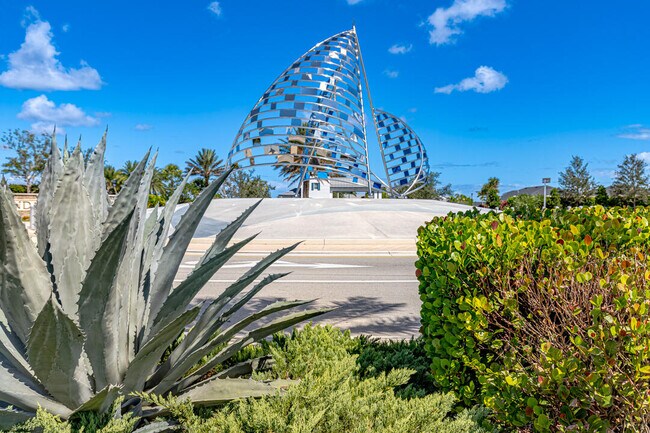 Building Photo - 758 SE Courances Dr