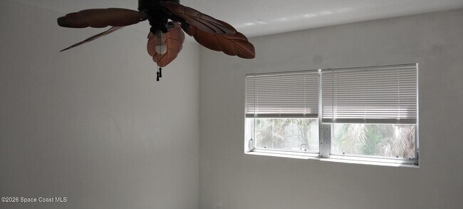 Building Photo - 221 Columbia Dr