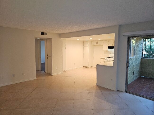 Building Photo - 9634 Park St