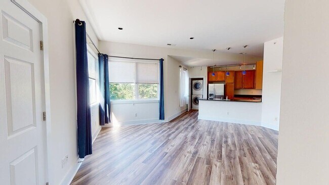 Building Photo - Main Street Corridor Available July 1