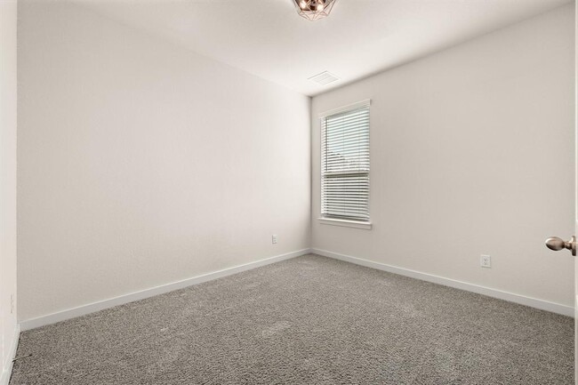 Building Photo - 2500 FOREST CREEK Dr