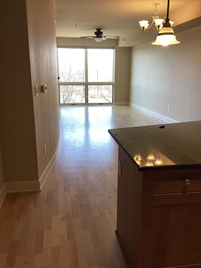 Building Photo - Modern 2 Bed, 2 Bath Condo in Littleton, C...