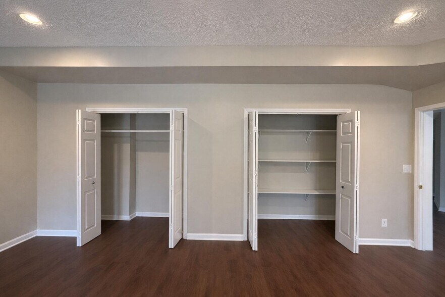 Closet - 2524 Dunhaven Gln