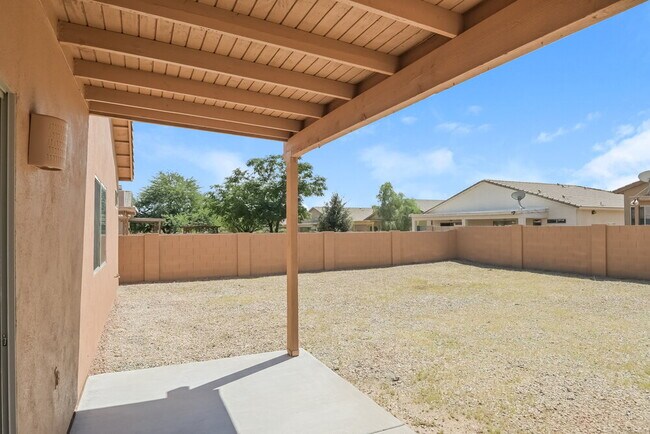 Building Photo - 306 E Calle CERITA