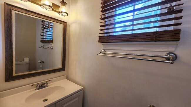 Building Photo - 1828 Somersby Ln