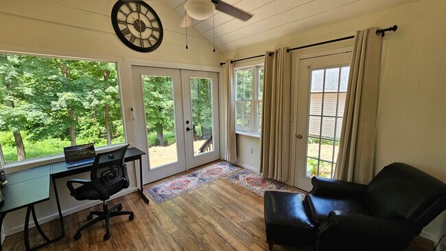 Building Photo - 6968 Corydon Ridge Rd NE