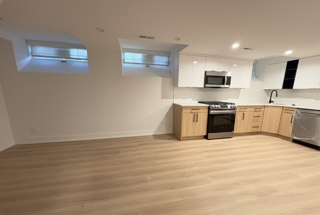 Building Photo - 1875 N Dayton St