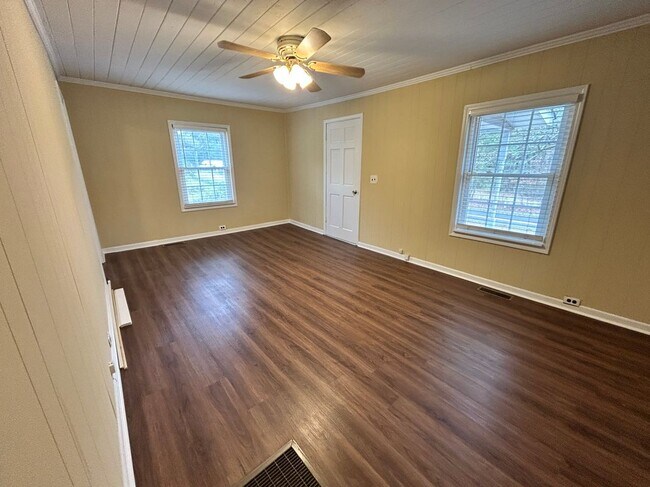 Building Photo - 1189 Beech Springs Rd