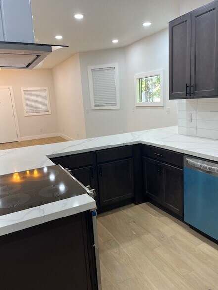 Open floor plan - 636 NE Prescott St