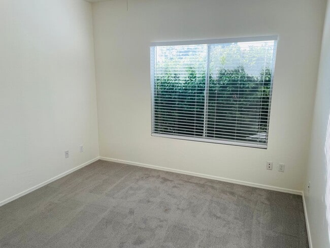 Building Photo - 1815 W Trail Blazer Dr