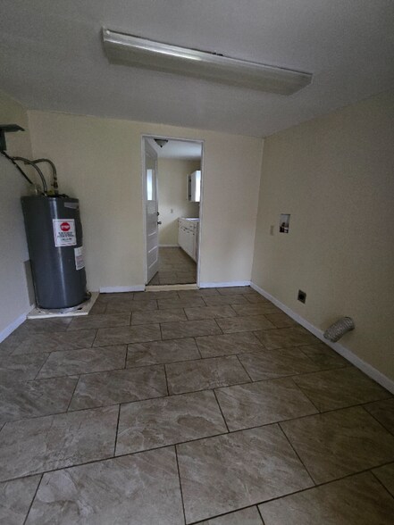 Building Photo - 1402 17th St