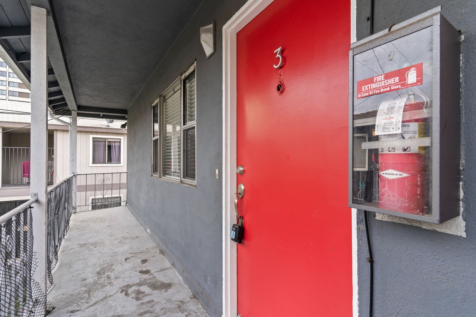 Building Photo - 539 E 11th St