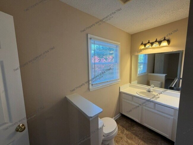 Building Photo - 404 Mt Olive Dr